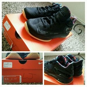 **Like New** LeBron X1 low